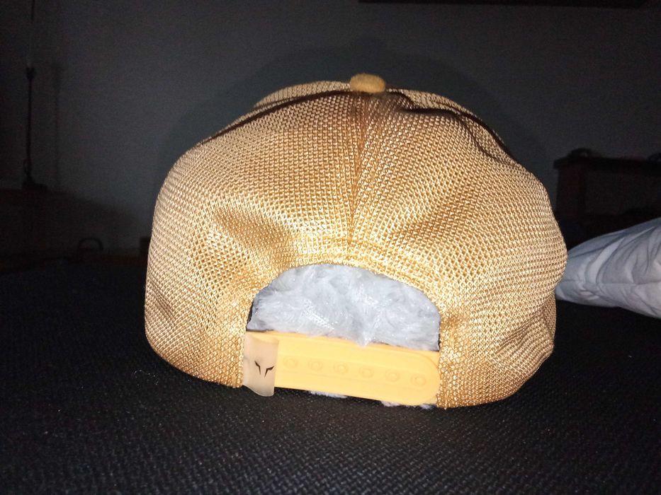 Chapéu (boné) em bom estado