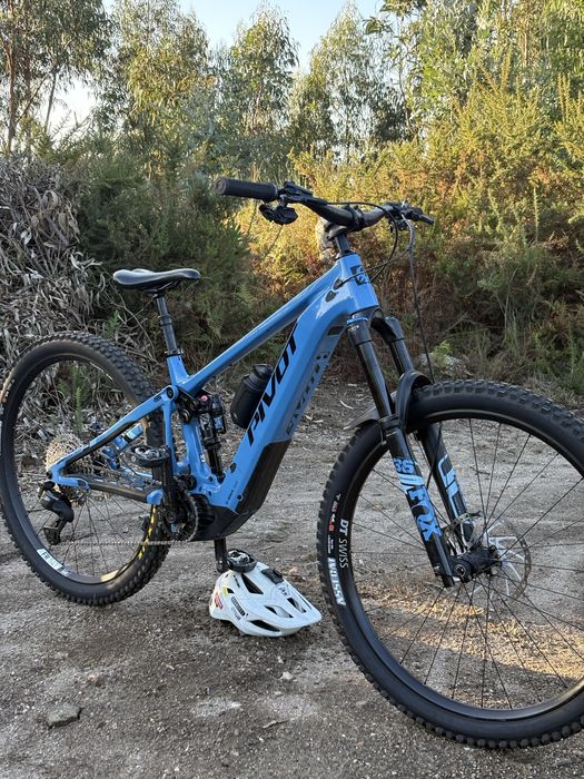 Pivot Shuttle Am 2024