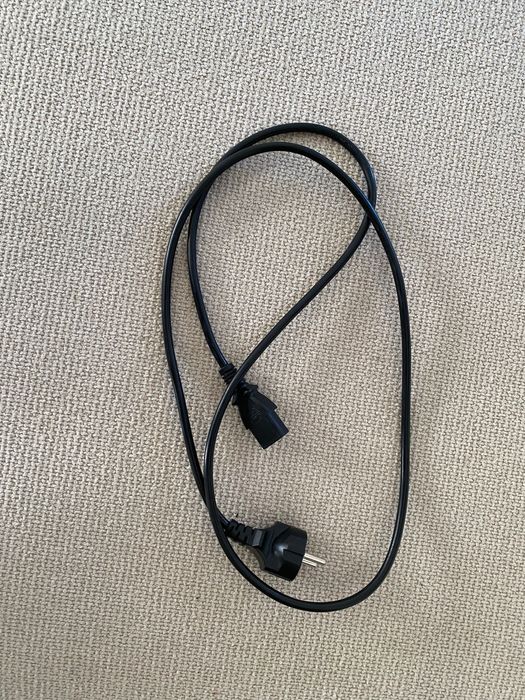 PS4 PRO + 2 PADY I 3 GRY | 1TB |