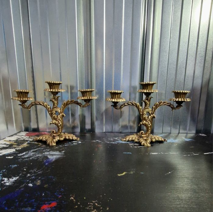 Conjunto Antigo Séc. XIX Bronze / Latão - Par Candelabros Mesa e Moldura
