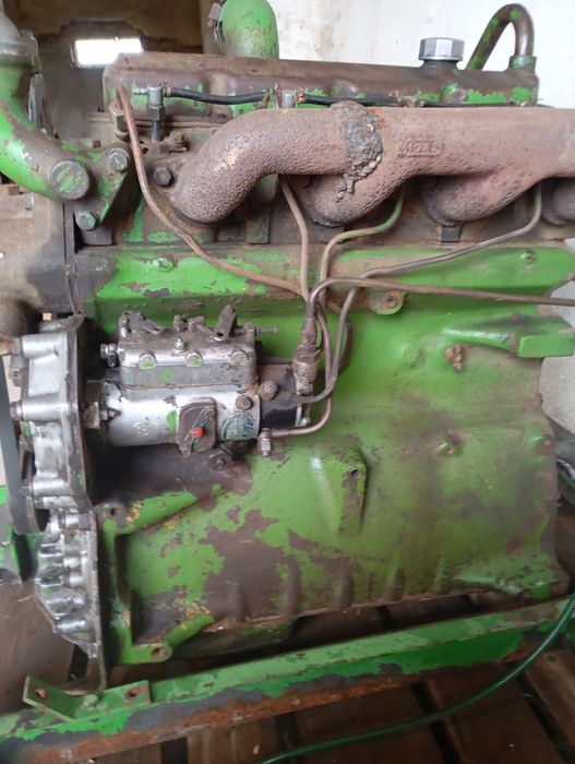 Мотор Джон дір 4 циліндровий