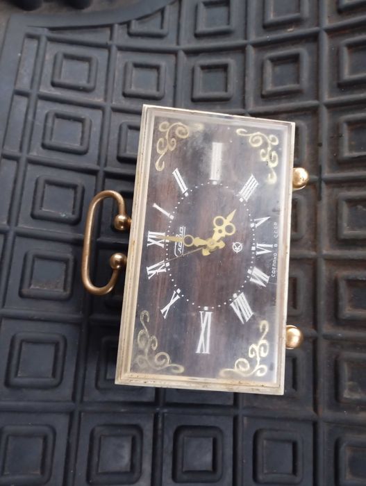 Часы настольные Слава