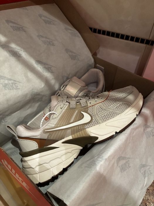 Nike Runtekk V2K Beige Brown жіночі кросівки найк рантек