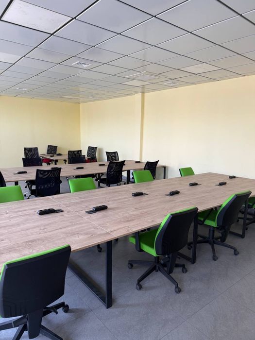 РАСПРОДАЖА офисной мебели столы лофт кресла директорские шкафы стулья конференционные премиум