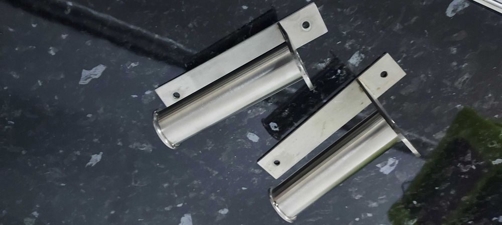 Suporte de parede para rolos de papel higiénico em inox