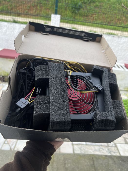 Fonte de alimentação UNYKAch Gaming 550w