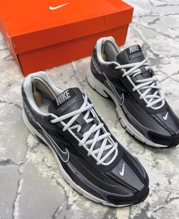 Кросівки Nike initiator