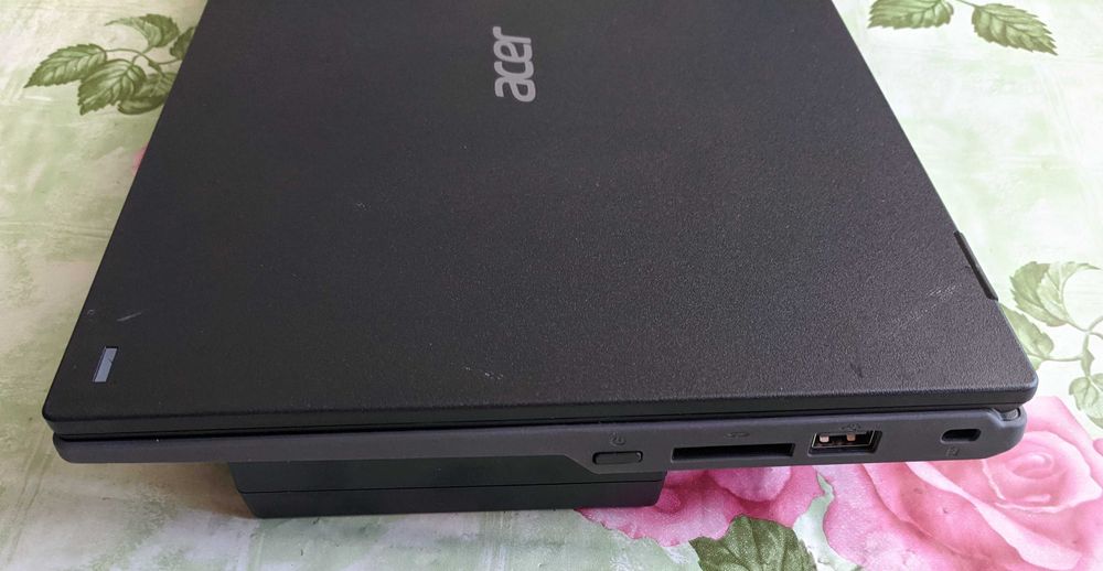 Acer TravelMate B118