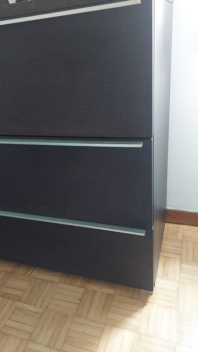 Mobilia de Quarto AREA(WENGUE) - EM BOM ESTADO