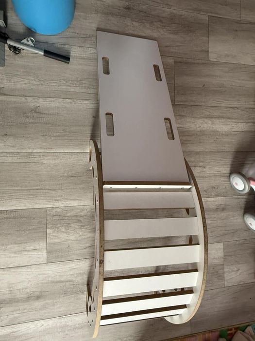 Bujak ze zjeżdżalnia Montessori