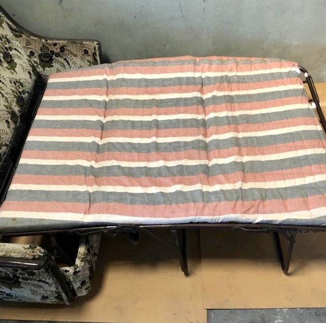 Sofá cama, como novo
