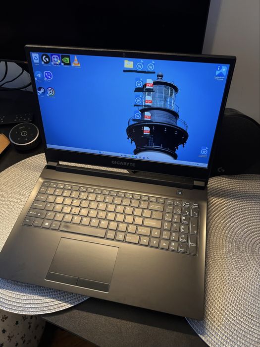 Laptop gamingowy Gigabyte A5 X1 (Ryzen 9 5900HX, RTX 3070, 16GB RAM) – Stan idealny!