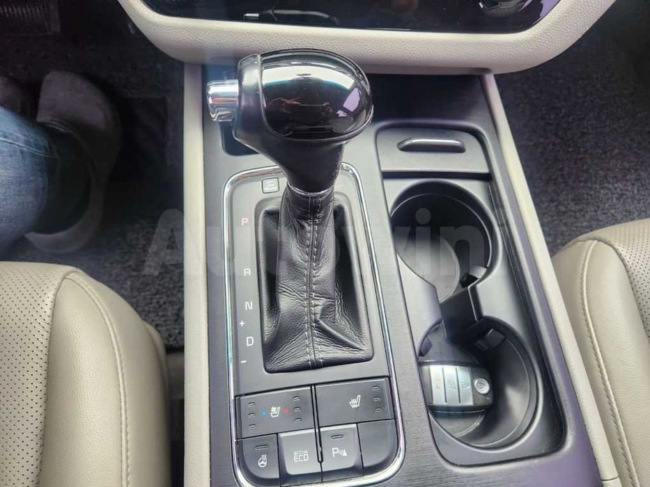 KIA CARNIVAL 9 місць / З пдв