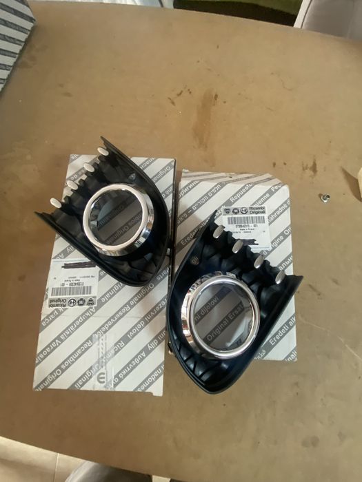 Kit Fiat 500.  Grelhas e farois. Espalhadores