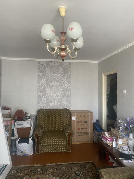 Продам 2-кім квартиру на Польовій