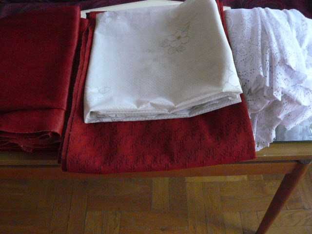 Zaslony ciemne czerwone,firanki