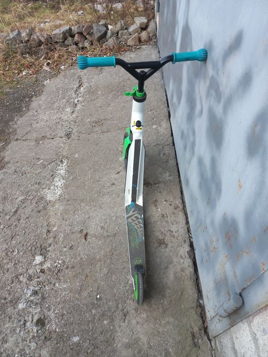 Продам самокат. .