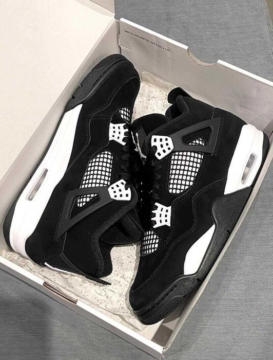 AJ4_Retro_White_Thunder 42