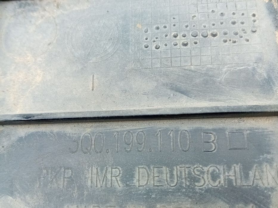 Blindagem inferior do motor VOLKSWAGEN Tiguan (AD1, AX1)