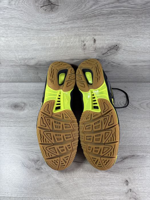 Mizuno Wave Phantom чоловічі кросівки 46 розмір