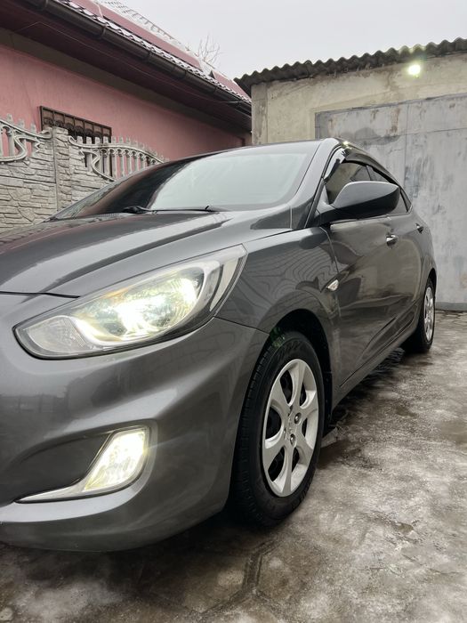 Хюндай Акцент в отличном состоянии