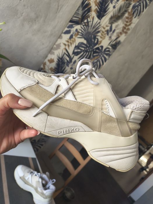 Buty sportowe damskie