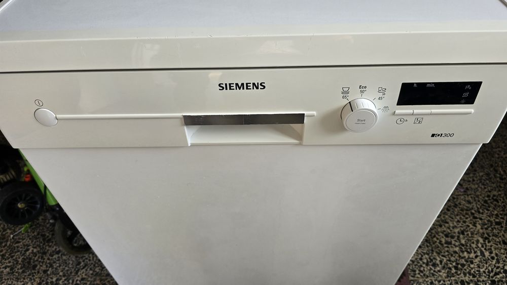 Máquina lavar loiça Siemens iq300