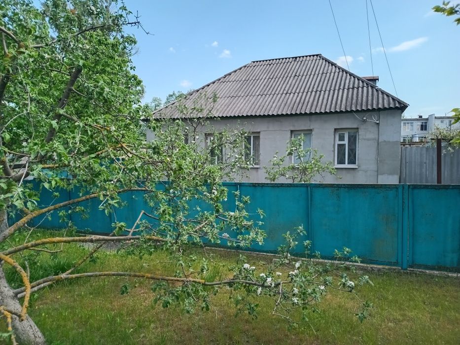 Продам будинок в місті Ізюм.