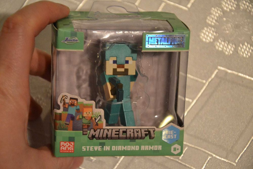 Metalfigs figurka Minecraft Steve Diamond Armor zbroja kilof