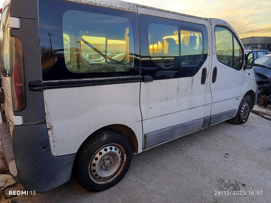 Para peças Opel Vivaro 1.9 DTI ano 2003