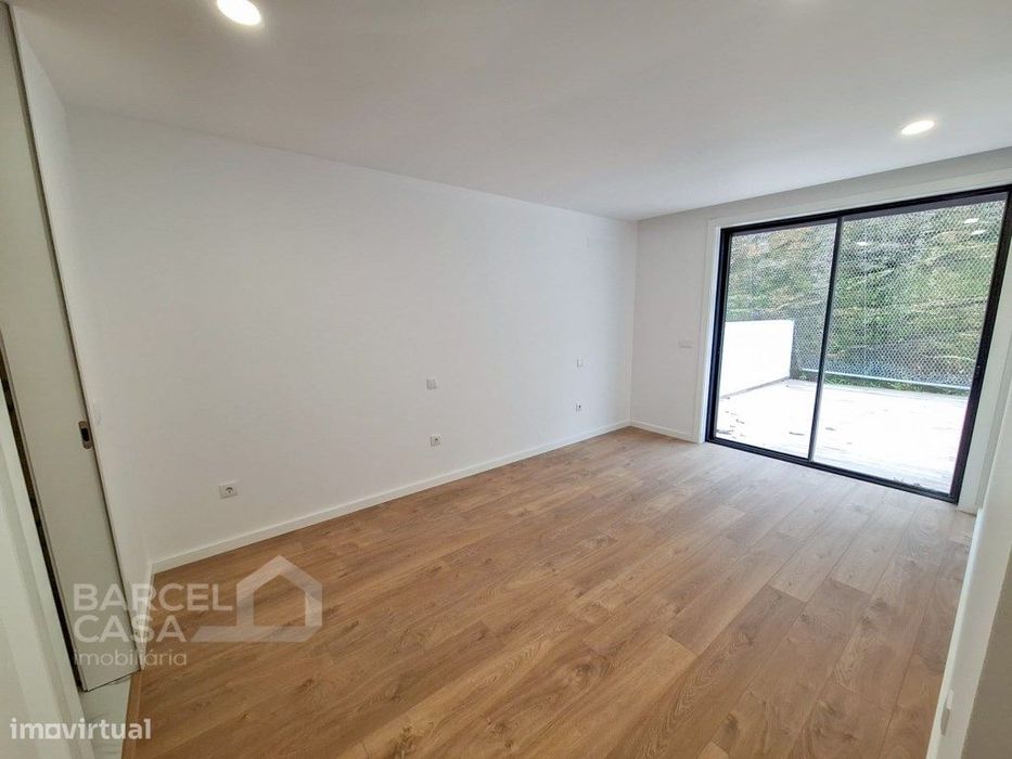 Apartamento T3 Novo, c/ garagem fechada em Airó - Barcelos