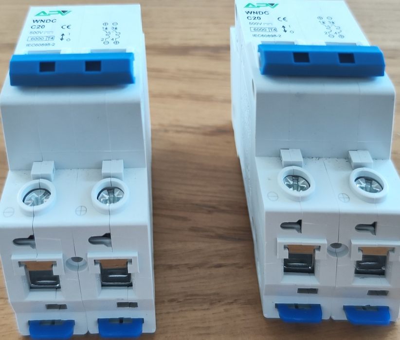 Wylacznik nadprądowy fotowoltaicznych 2P DC 16A 500V 2 szt