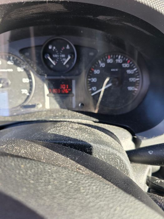 Peugeot Partner 3 Lugares 90cv impecável 2012/10 valor não negociável