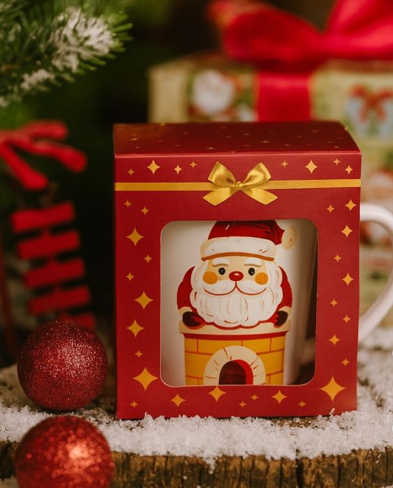 Чашка з цукерками, подарунок