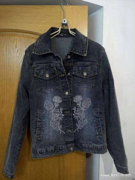 Джинсовый пиджак, курточка.