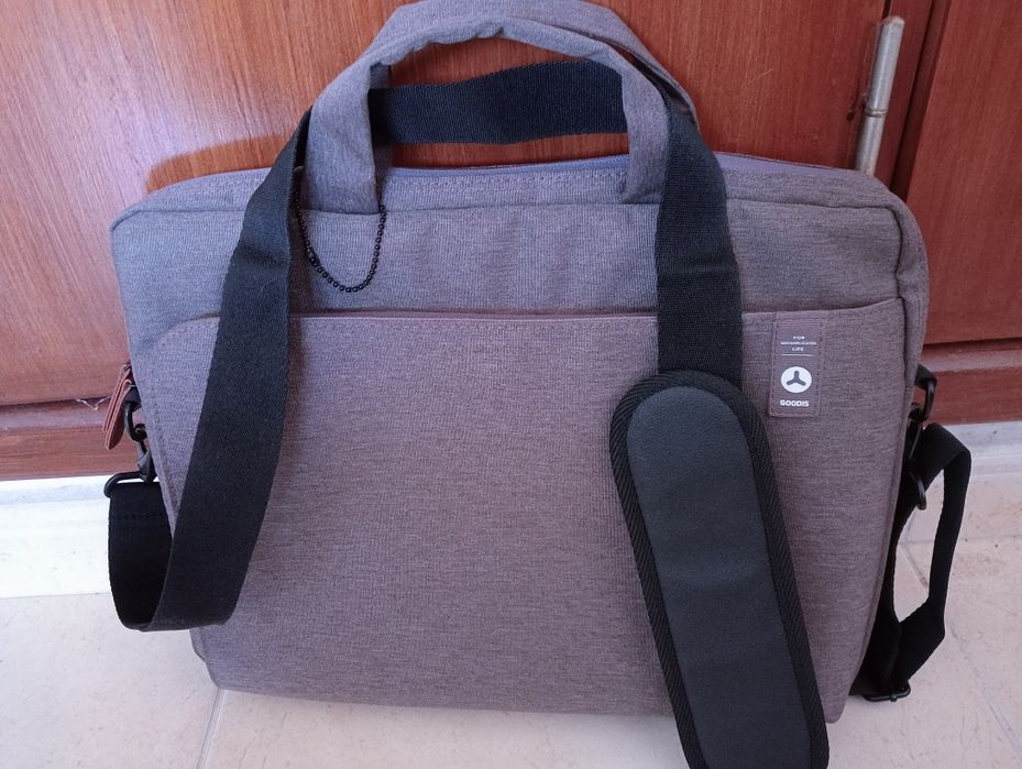 Oportunidade, para desempedir malas e bolsas