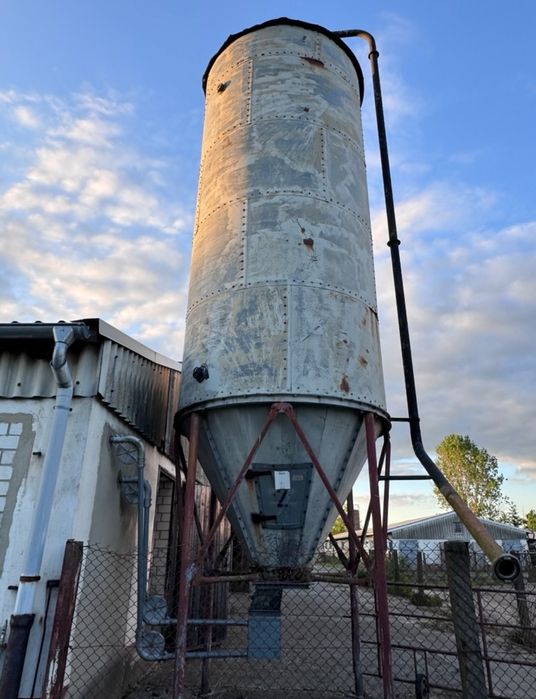 Sprzedam silos zbożowy paszowy na śrute lejowy 15t 20t