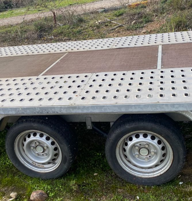 Atrelado reboque estrado porta carros