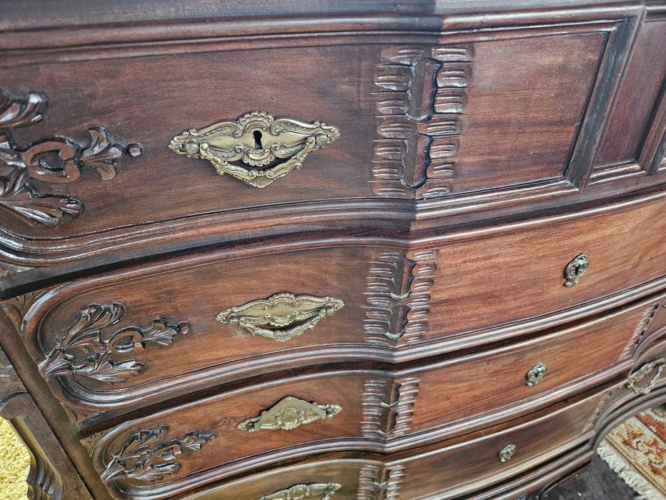 Cómoda antiga em madeira maciça - Bom estado geral