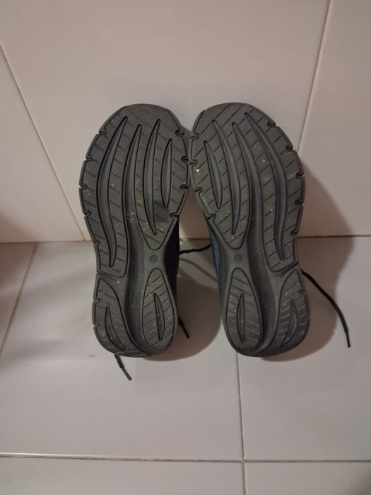 Sapatos Skechers pretos