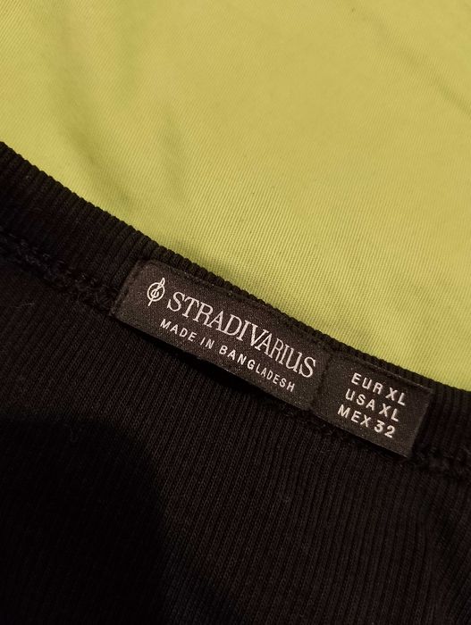 Stradivarius. Top damski