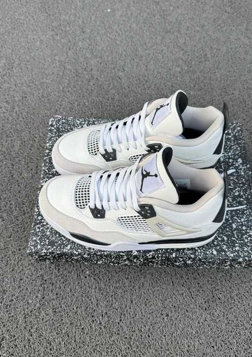 Jordan 4 retro Military black R.41