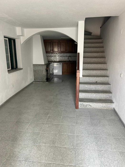 Moradia T2 - Cortiçada (Vale de Prazeres, Fundão)