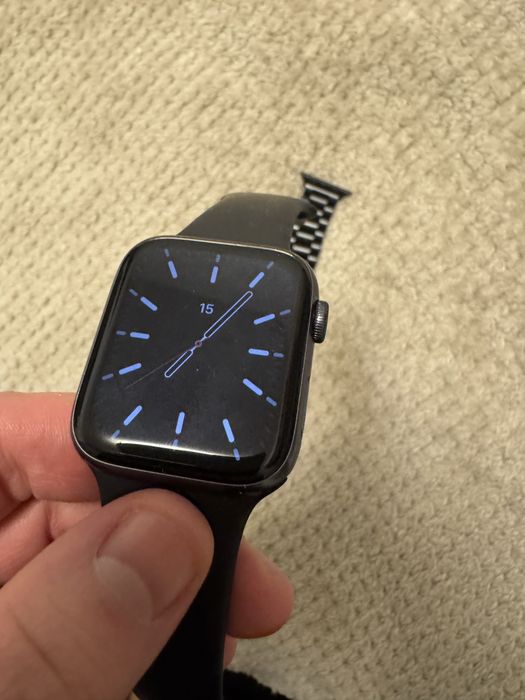 Apple Watch SE 44mm smartwatch