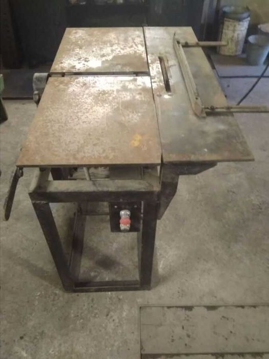 Продам деревообрабатывающий станок