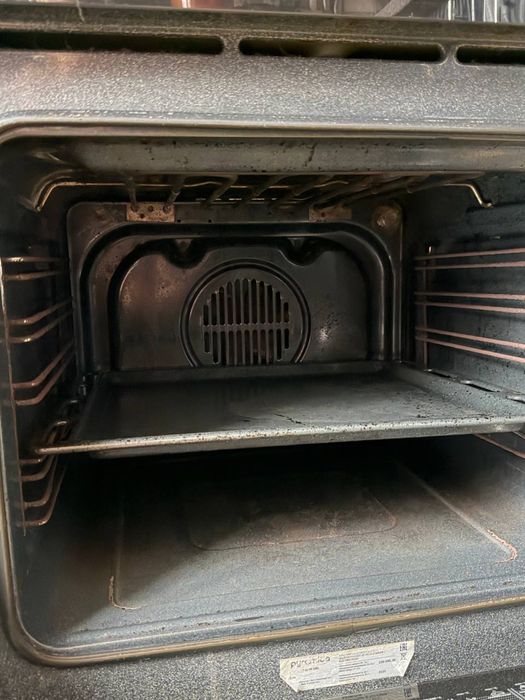 Продам духову шафу Piramida б/у