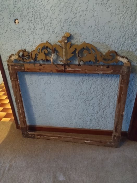 Moldura Dourada Trabalhada