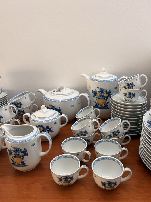 Serviço de cerâmica Vista Alegre Viana completo (jantar, chá e café)