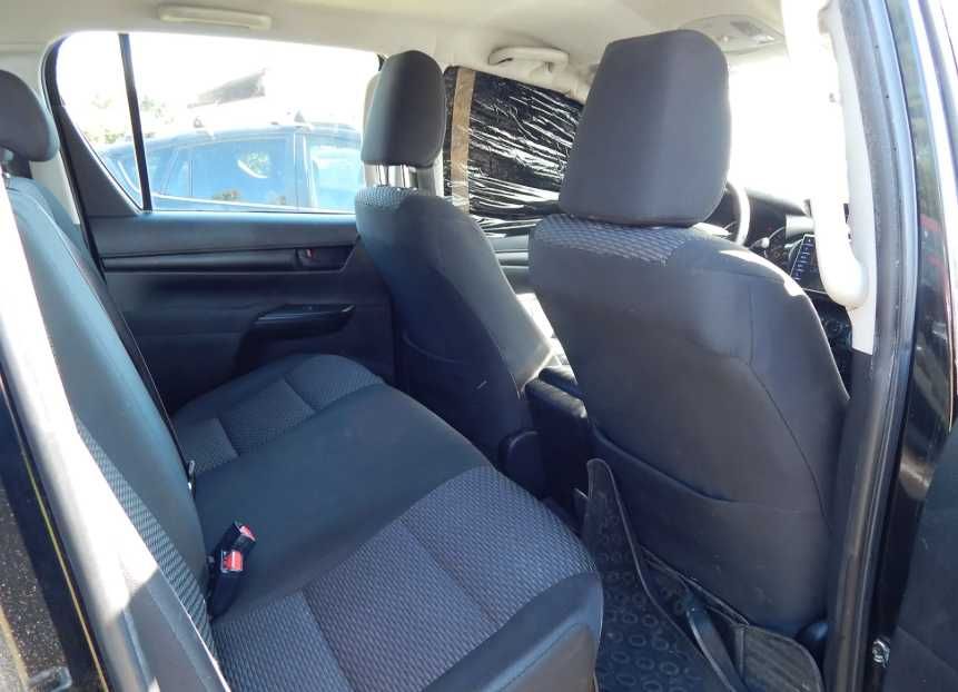 Разборка Toyota Hilux бампер комплектний