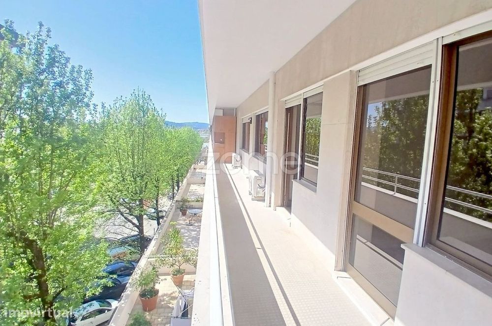 Apartamento T2 Renovado no Centro da Cidade